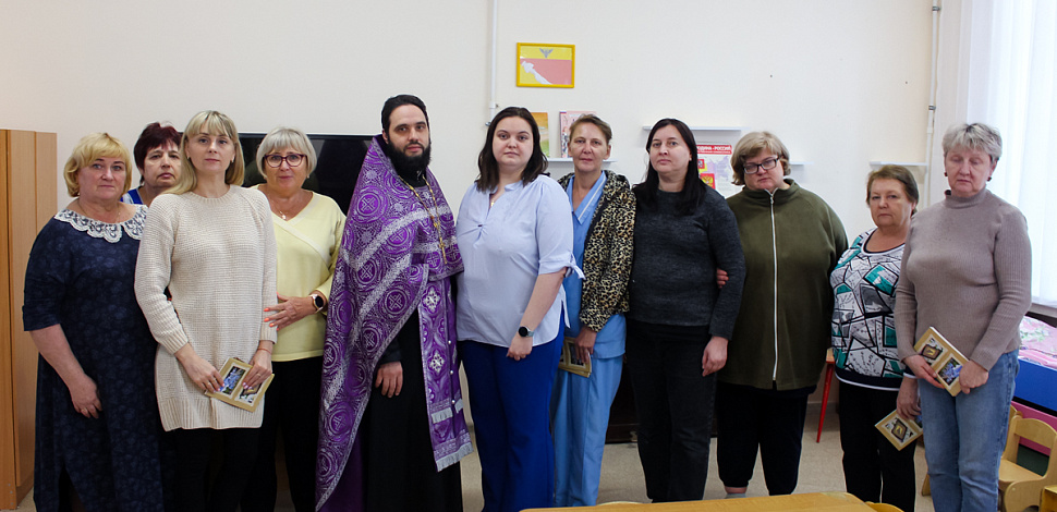 Священник посетил дошкольного учреждения