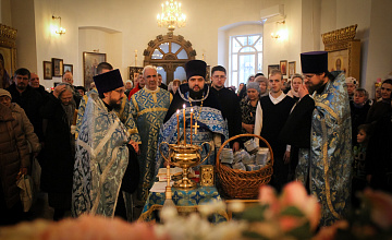 Праздничное богослужение в праздник Сретения Господня