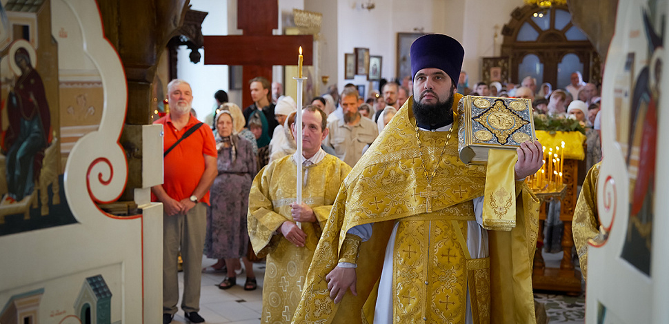Величаем вас, апостоли Христовы Петре и Павле