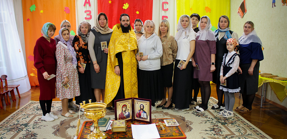 Священник посетил детский сад