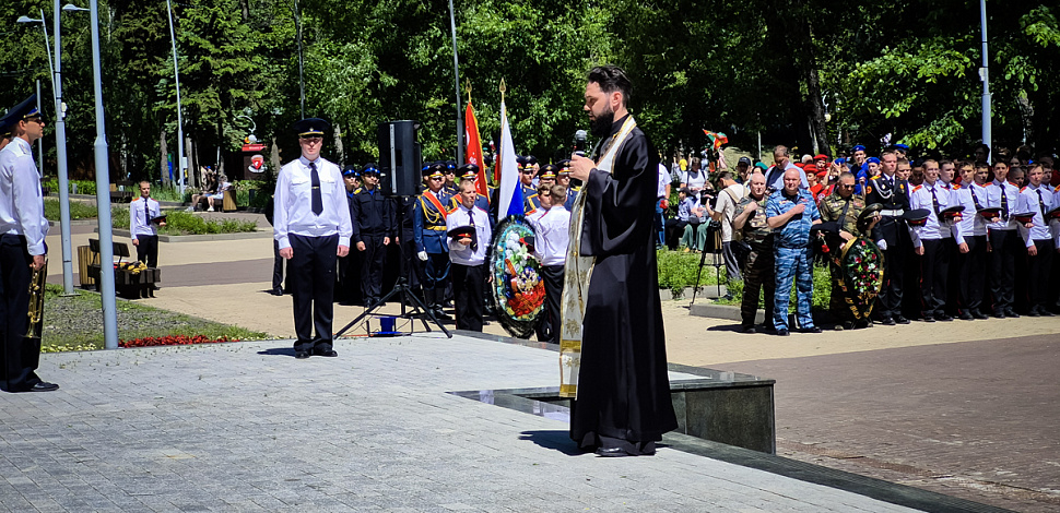 Священнослужитель поздравил личный состав и ветеранов пограничной службы ФСБ России с профессиональным праздником