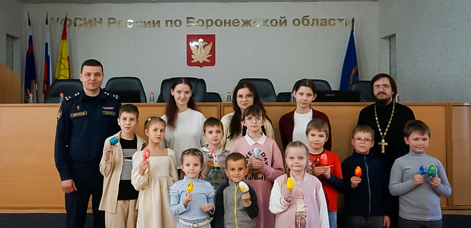 Мастер-класс по росписи яиц для детей сотрудников УФСИН