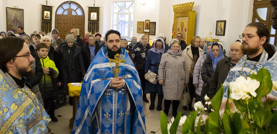 «Днесь Боговместимый храм, Богородица, в храм Господень приводится…»
