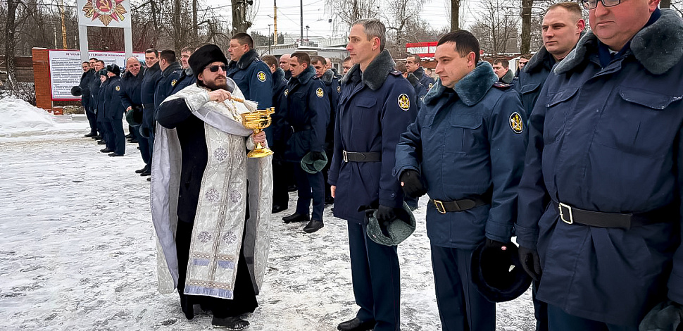Священник поздравил сотрудников управления по конвоированию с праздником