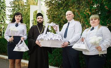 Осуждённые учреждений Воронежской области изготовили более 1 500 цветков для акции «Белый цветок»