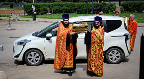 В храм пророка Божия Самуила принесен ковчег с мощами сщмч. Петра (Зверева), архиеп. Воронежского
