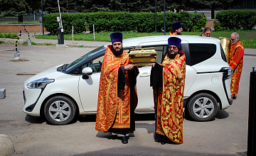 В храм пророка Божия Самуила принесен ковчег с мощами сщмч. Петра (Зверева), архиеп. Воронежского