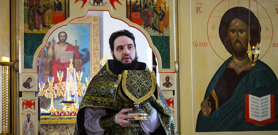 В храме пророка Самуила совершена литургия Преждеосвященных Даров