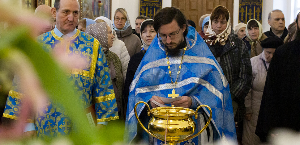 «Помяни нас во Твоих молитвах, Госпоже Дево Богородице…»