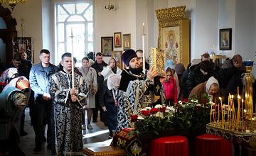 «Да молчит всякая плоть человеча и да стоит со страхом и трепетом…»