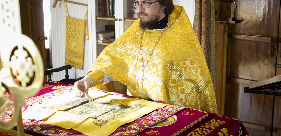 «Спасай нас, яко предстатель наш, великий Николае!»