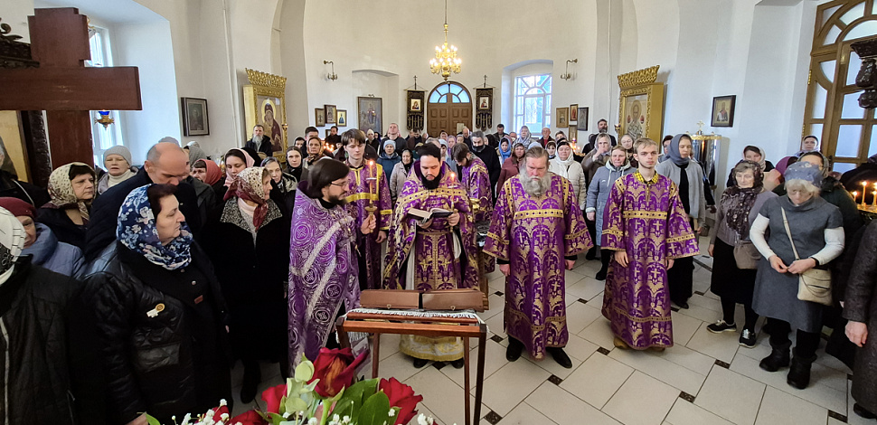 Православия день празднующе наипаче прославим Виновника всех благ Бога