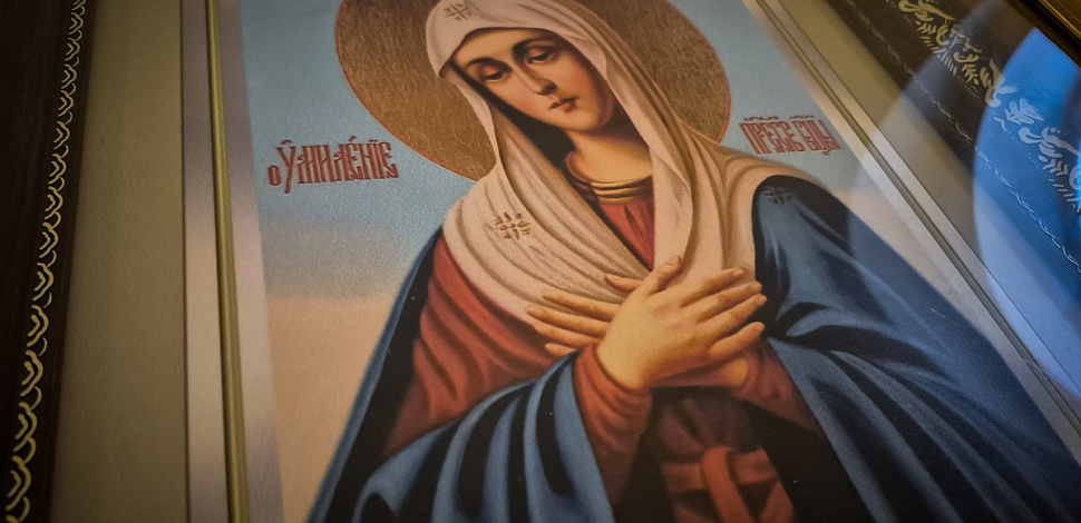 Пение Великого Акафиста Пресвятой Богородице